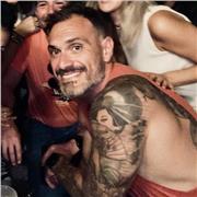 Persona titulada y con paciencia para enseñar. Asesor nutricional para llevar una dieta equilibrada.